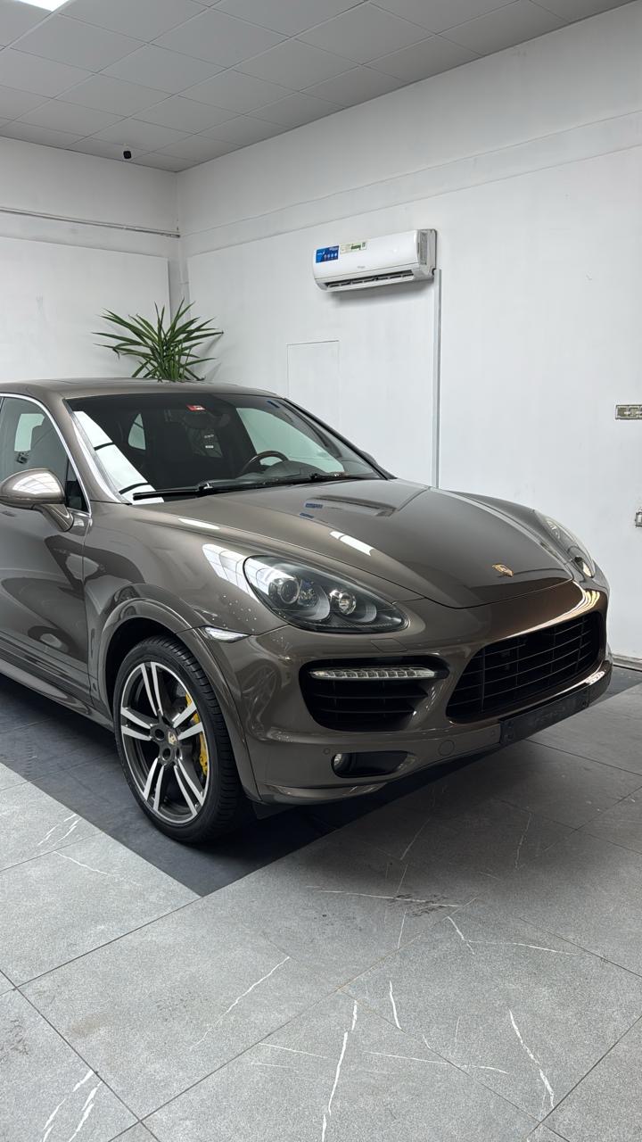Porsche cayenne turbo
