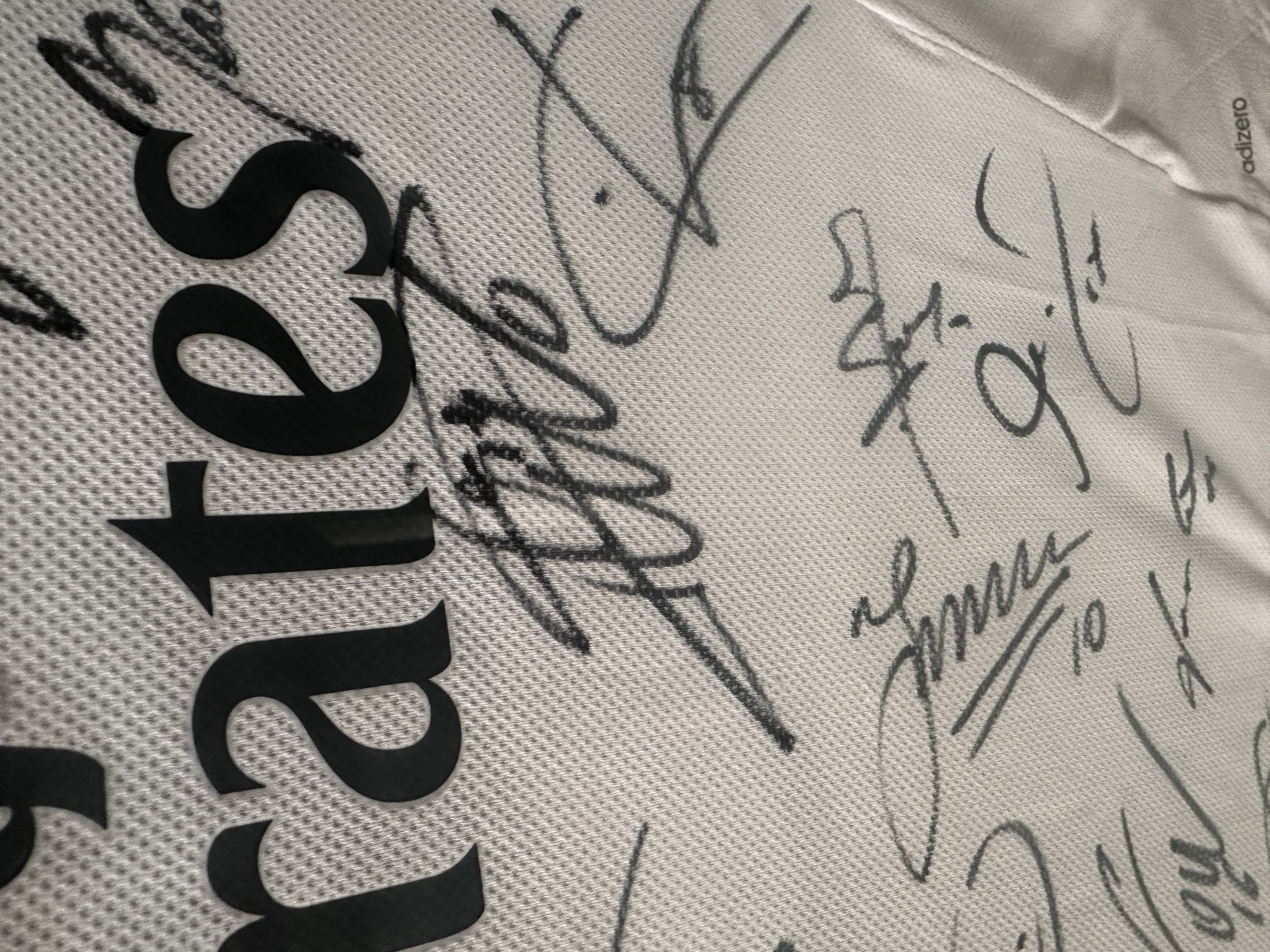 Real madrid 2015-16 signed jersey 