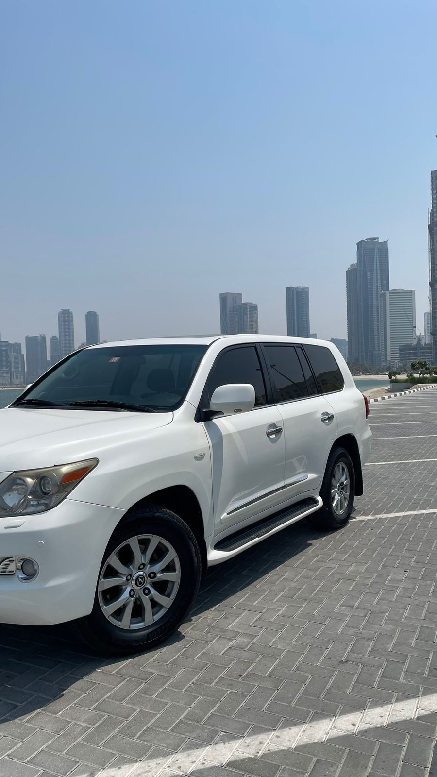Lexus LX570